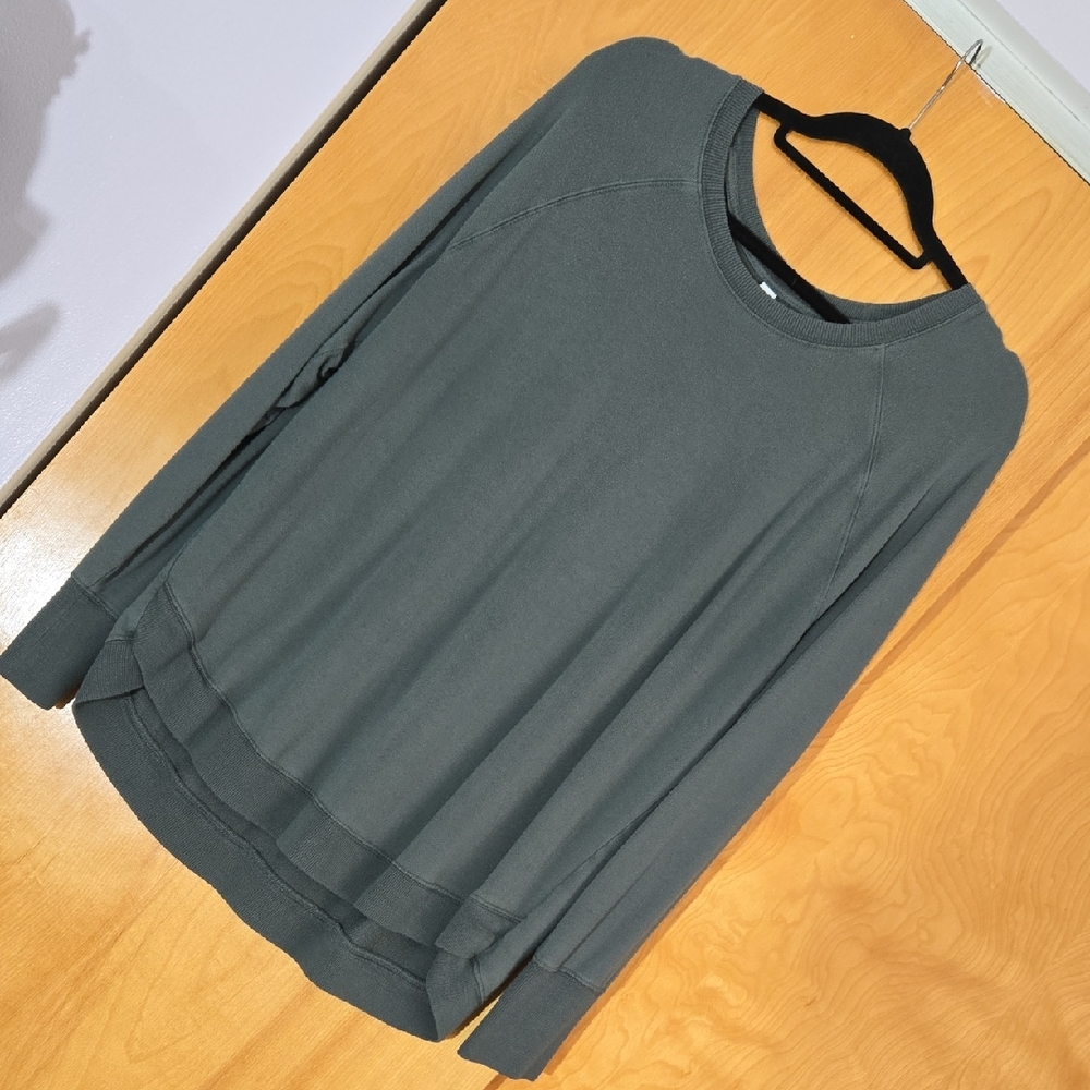 Athleta Grey Long Sleeve Top